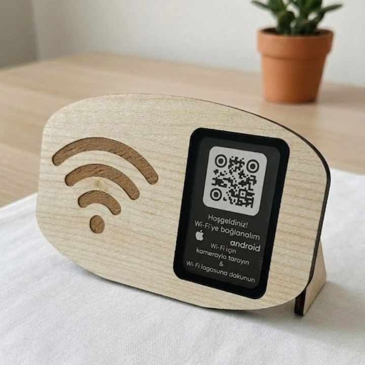 Ahşap WiFi Bağlantı Kartı – NFC ve QR Kod Destekli